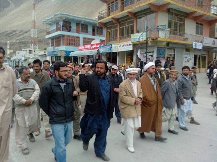 Baba Jan, a popular leader of the struggle who was jailed and tortured by Pakistani authorities until 2013, leads a April 19 protest rally in Aliabad, Hunza Valley, in support of the charter of demands of the Awami Action Committee.