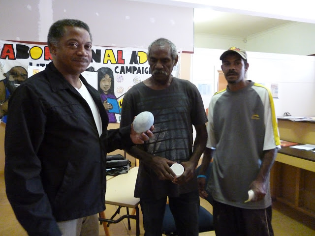 Jose Chala Leblanch with students in Wilcannia, April 2012.