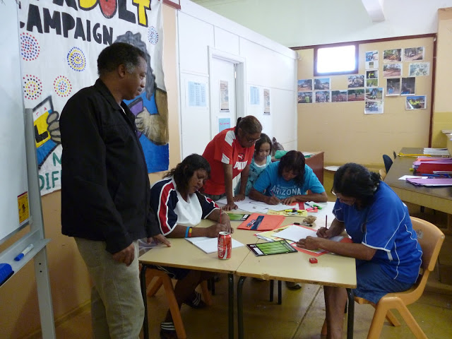 Jose Chala Leblanch with students in Wilcannia, April 2012.