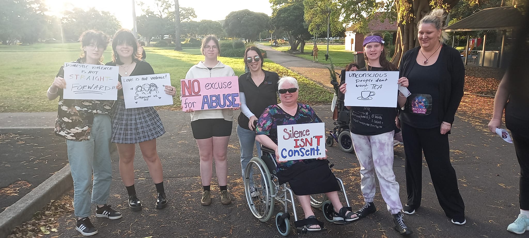 Newcastle rallies to stop violence against women | Green Left