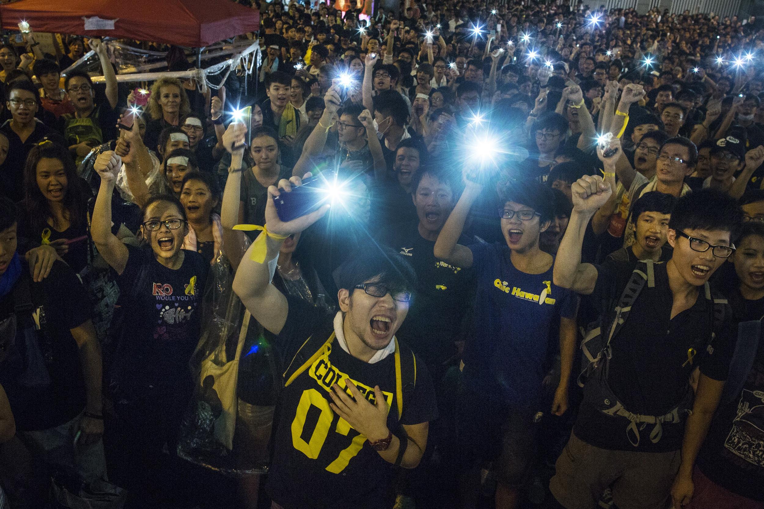 Hong Kong Democracy Protests Challenge Beijing Business Elite Green Left 