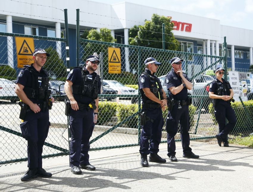 Police acting as private security for Ferra Engineering Police acting as private security for Ferra Engineering