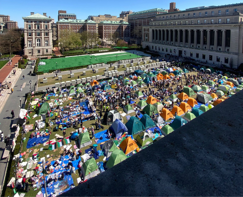 sudents camp out at Columbia University