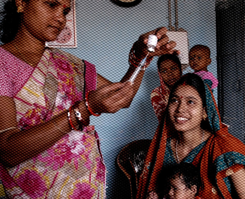 Healthworker prepares a vaccination injection