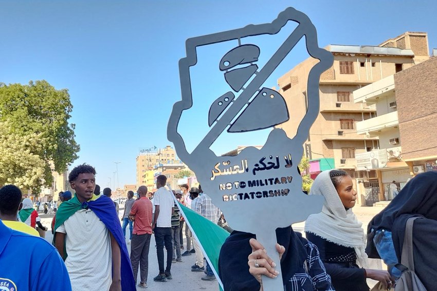 Demonstration against military dictatorship in Sudan. Photo: Gwenaelle Lenoir