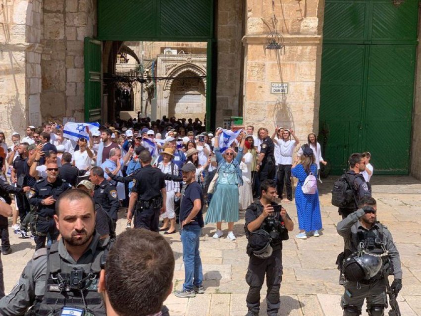 Al Aqsa mosque stormed