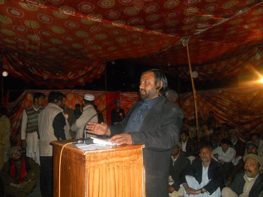  Hunza Nagar leader Baba Jan addressing protesters camping overnight in Gadi Bagh, Gilgit on April 22.