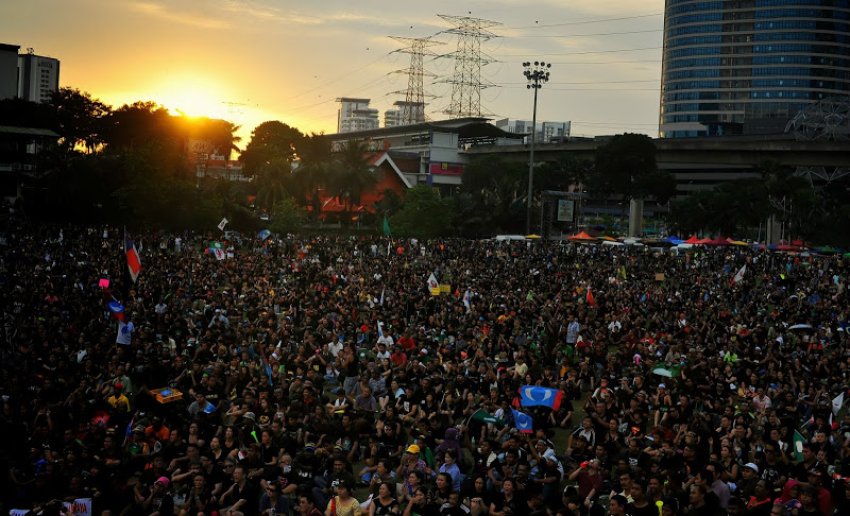 Crowd swells at May 25 "Voice of the People 505" rally at Dataran Petaling Jaya.