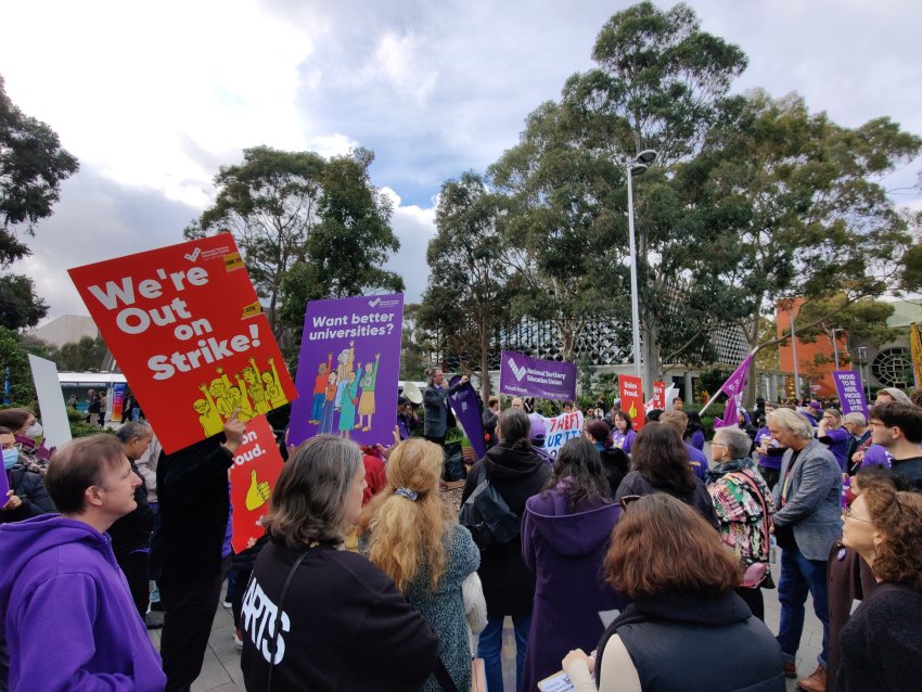 Monash NTEU steps up fight for fair enterprise agreement Green Left