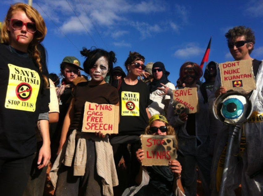 Solidarity action agasint Lynas at Roxby Downs, South Australia, July 14.