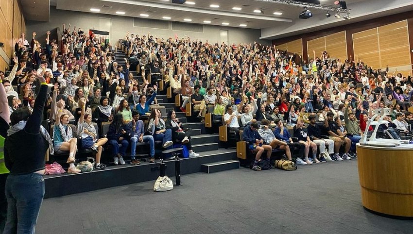 1500 UQ students vote to divest from apartheid Israel