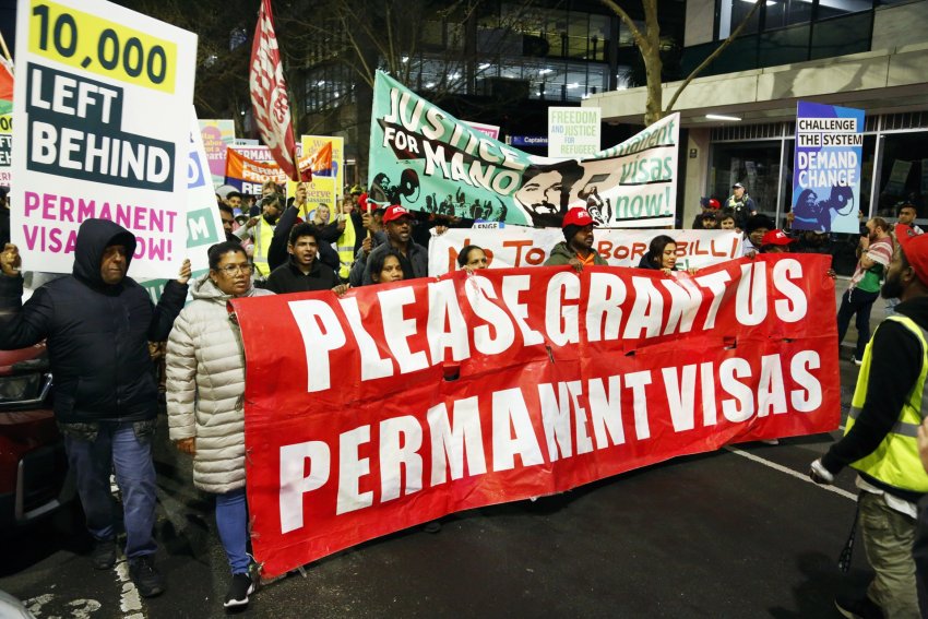 Refugees need permanent visas