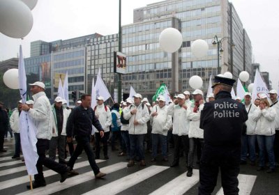 Workers are protesting against the government's social and economic policies. Brussels, May 31.