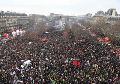 Protesting attack on pensions in France