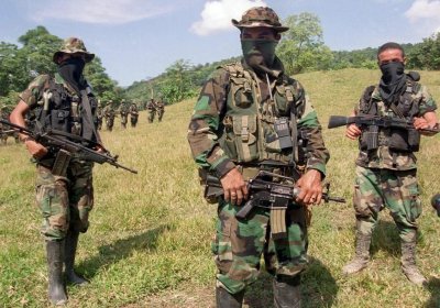 Right wing paramilitary in mountains northwest of Bogotá, January 2000.