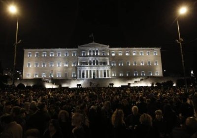 Greek people mobilise on February 5 to support the SYRIZA government against ECB blackmail.