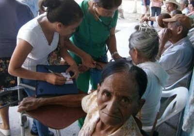 Hondurans receive care from Cuban doctors. Photo: Cuban Medical Brigade.