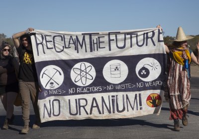 Lizards Revenge takes anti-nuke protest to BHP's gates.