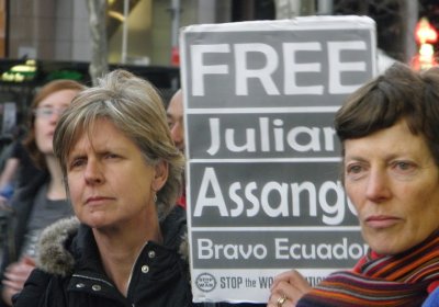 WikiLeaks supporters rallied in Sydney on August 17 outside the British consulate.