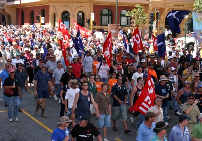 WA unionists plan to fight Barnett's cuts.