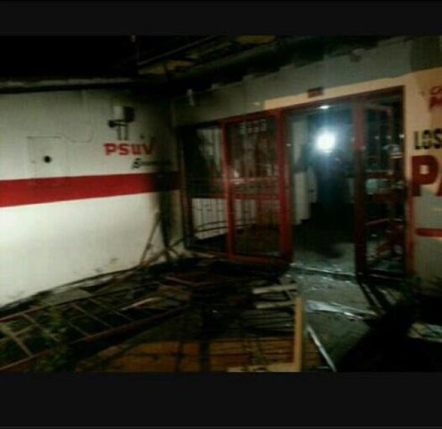 United Socialist Party of Venezuela (PSUV) offices torched in Tachira.