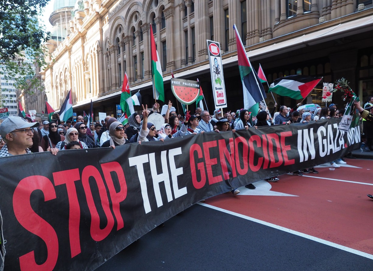 thousands march in sydney